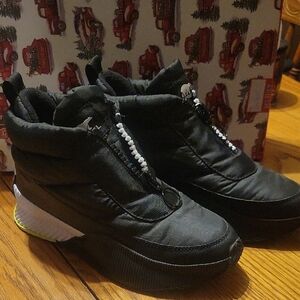 Sorel Womens Out N About Puffy Zip Waterproof Insulated Boot Size 9 Black NWOT